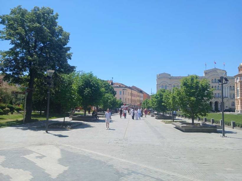 The open square — Midday, city centre, Banja Luka