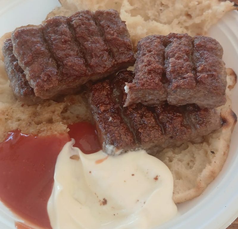 Ćevapi on somun — kajmak, ajvar